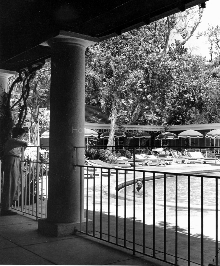 Hotel Bel-Air 1952 2 WM.jpg